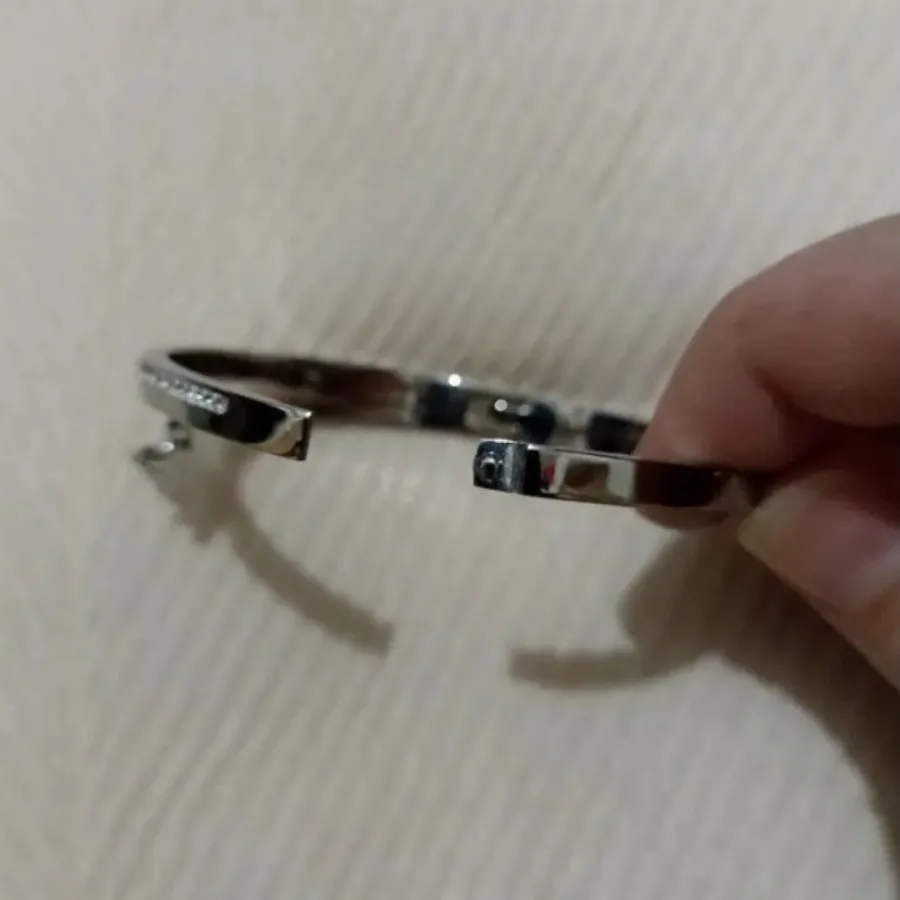 دستبند پروانه