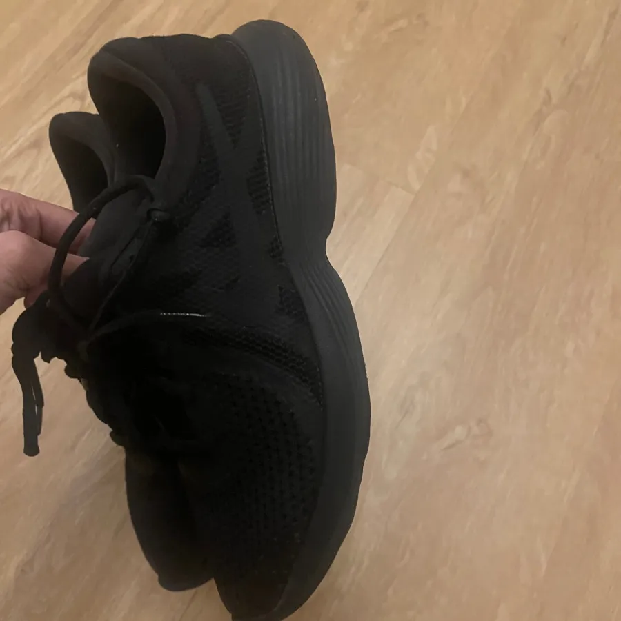 کتانی نایکی