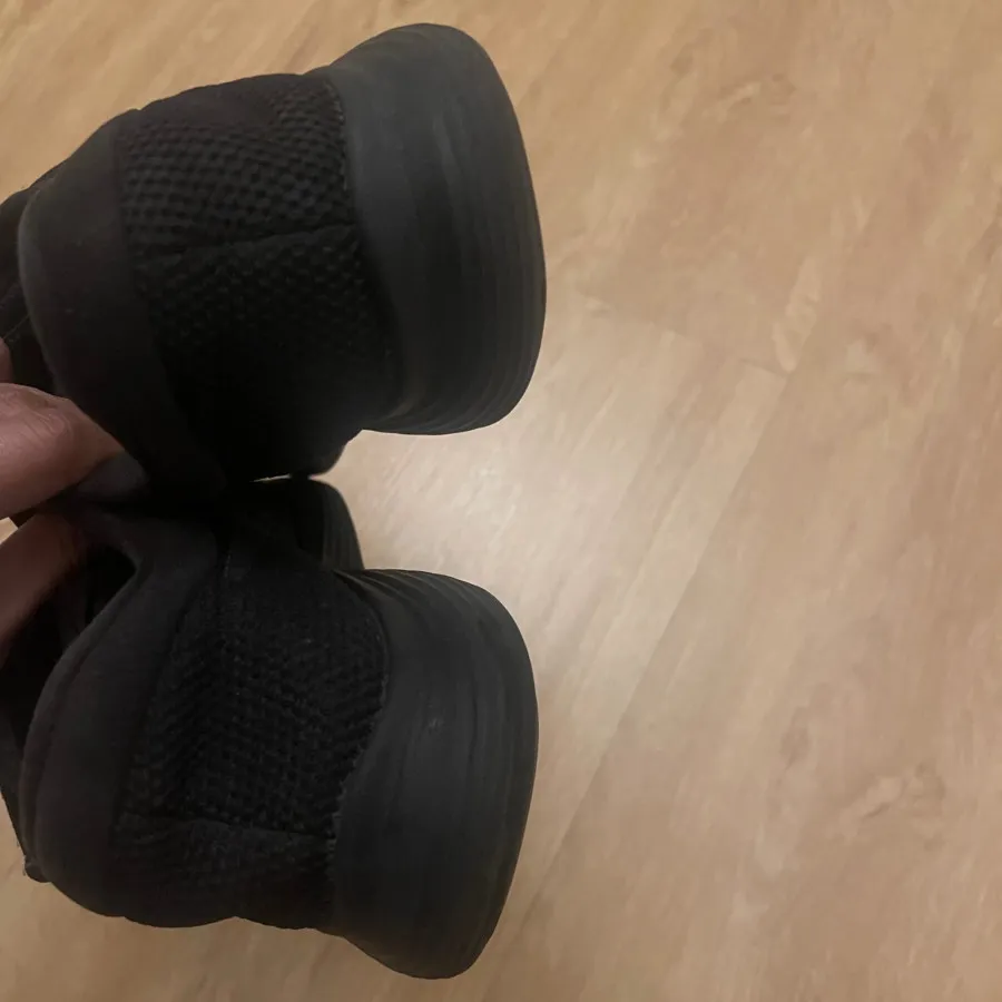 کتانی نایکی