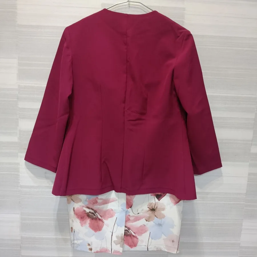 کت و دامن سرخابی