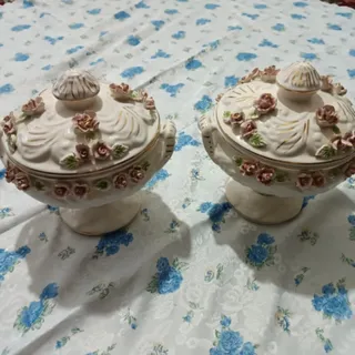 ظرف پایه دار قدیمی