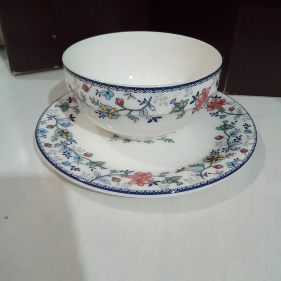 بشقاب و پیاله