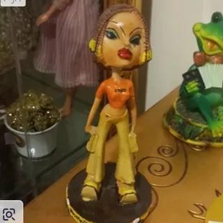 مجسمه دختر رقاص لرزانک