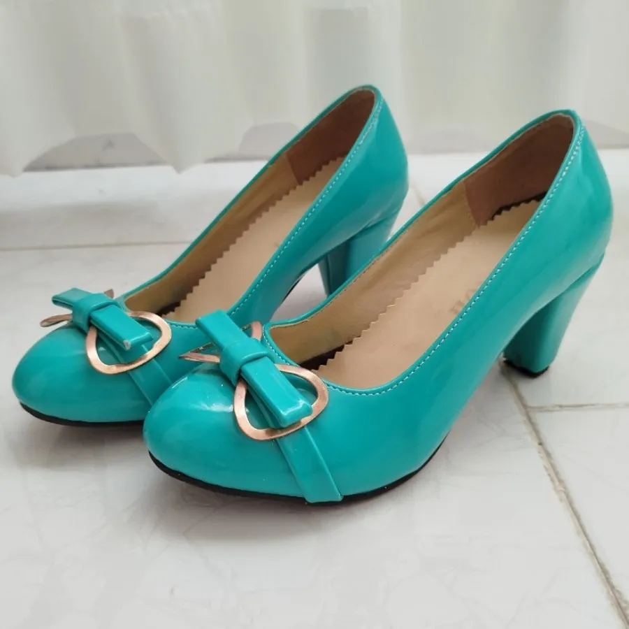 کفش پاشنه دار