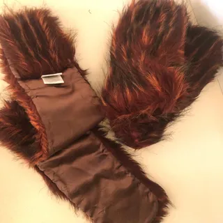 شال دور گردنی و دستکش