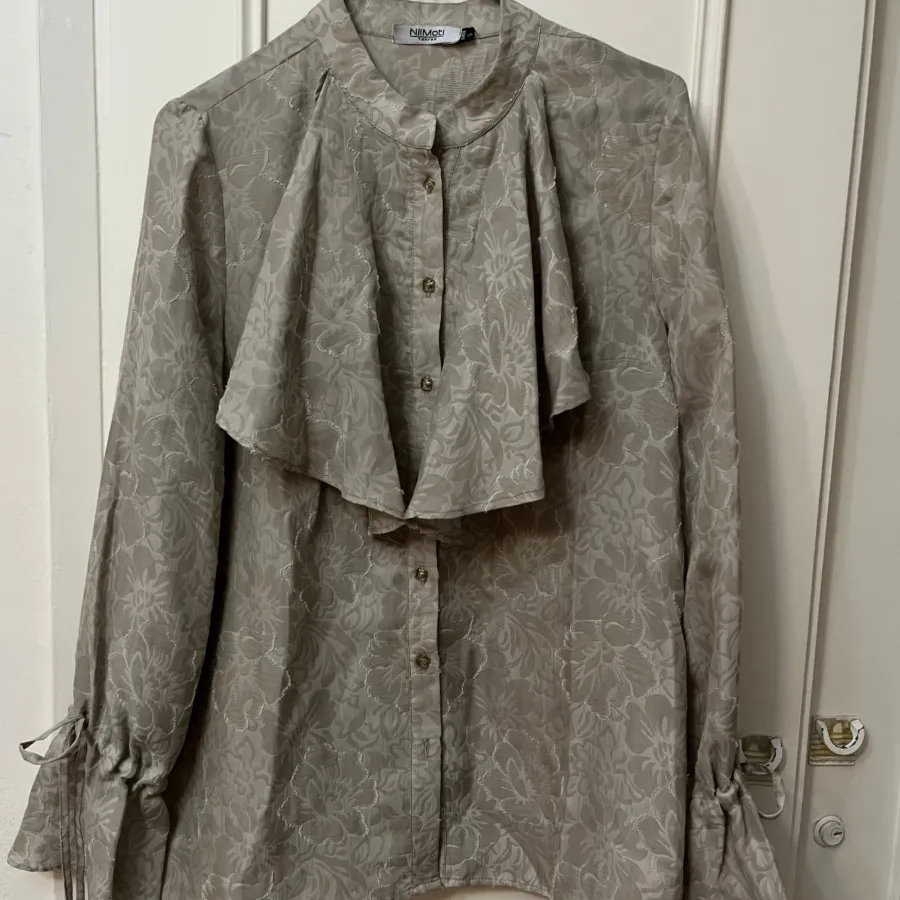 شومیز گل برجسته ایتالیایی