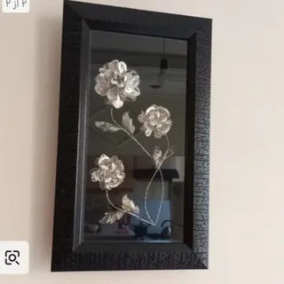 تابلوی سه گل نقره ای