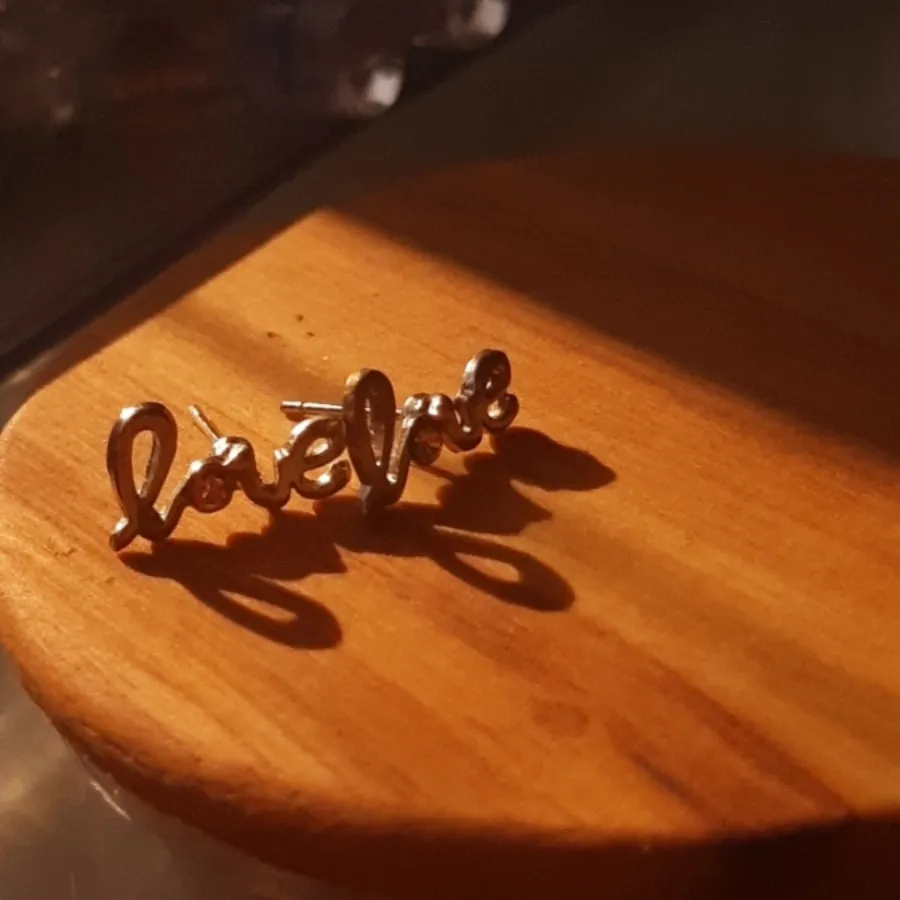 گوشواره طرح Love