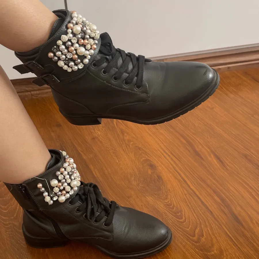 نیم بوت زنونه