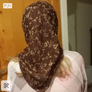 روسری نخی قهوه‌ای