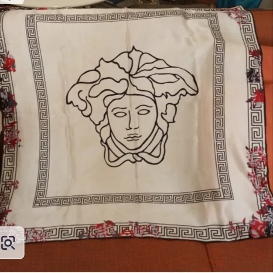 روسری ساتن ورساچه