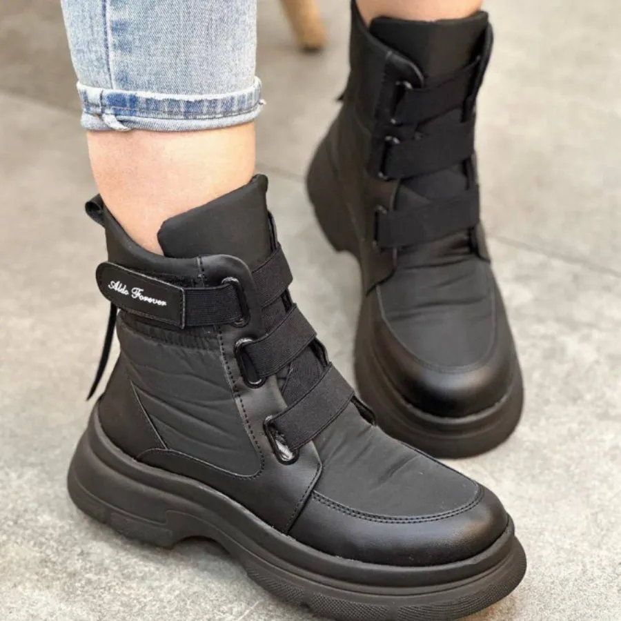 کفش بوت 
جنس کاپشنی 
بغل