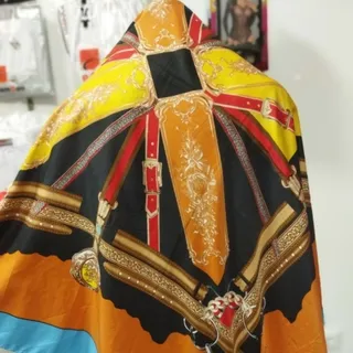 روسری طرحدار زنانه