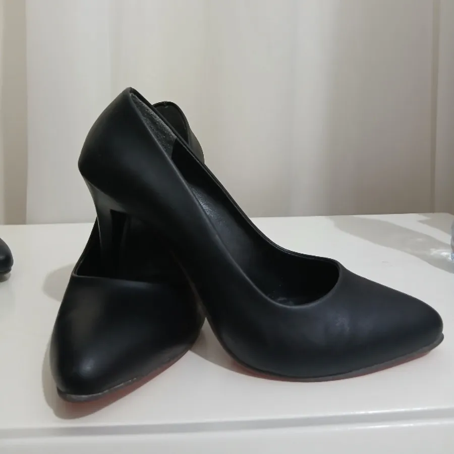 کفش پاشنه دار زنانه