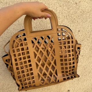 کیف ساحلی رنگ کرم