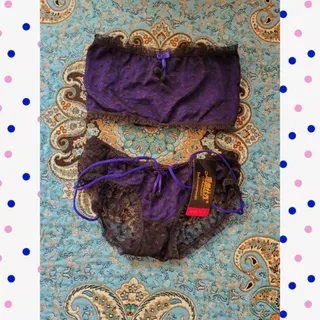 ست لباس زیر زنانه