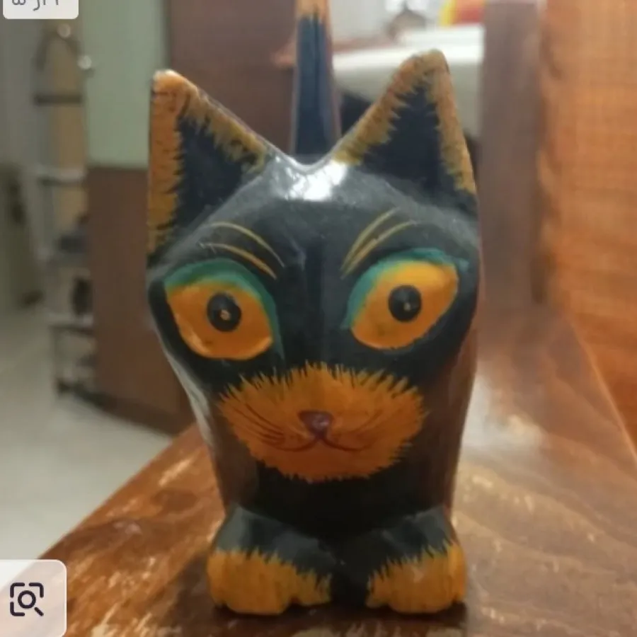 مجسمه گربه چوبی