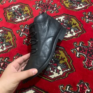 نیم بوت عالی