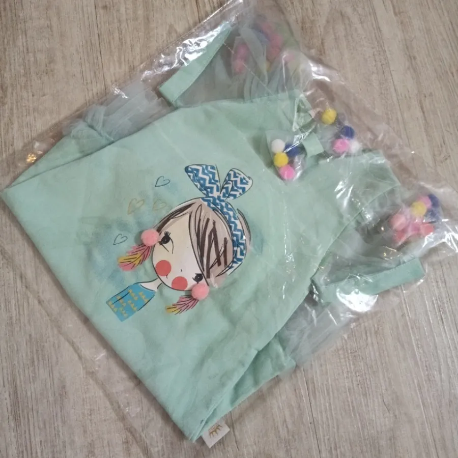 پیراهن پوم دار