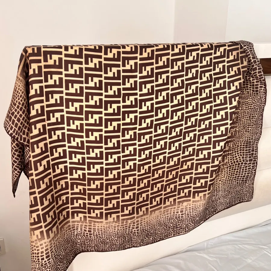 روسری برندFENDİ