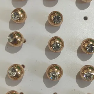 گوشواره میخی