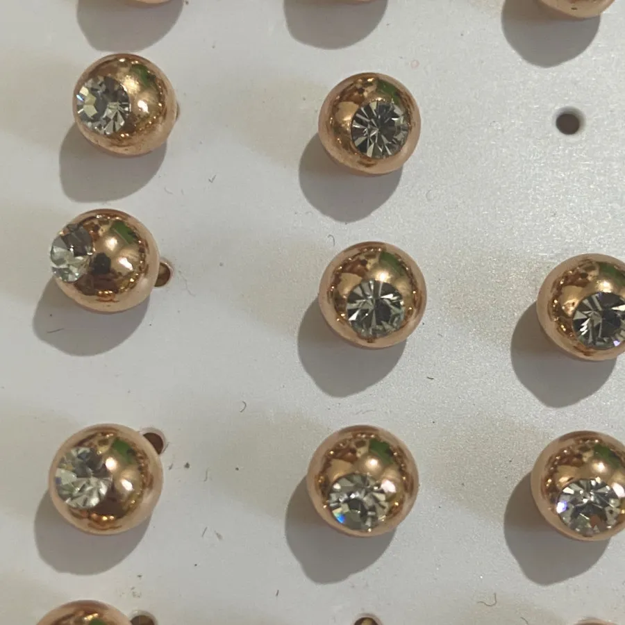 گوشواره میخی