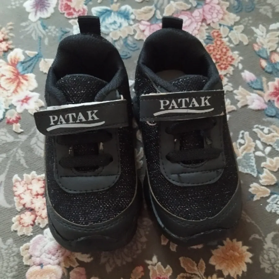 کفش اسپورت بچگانه