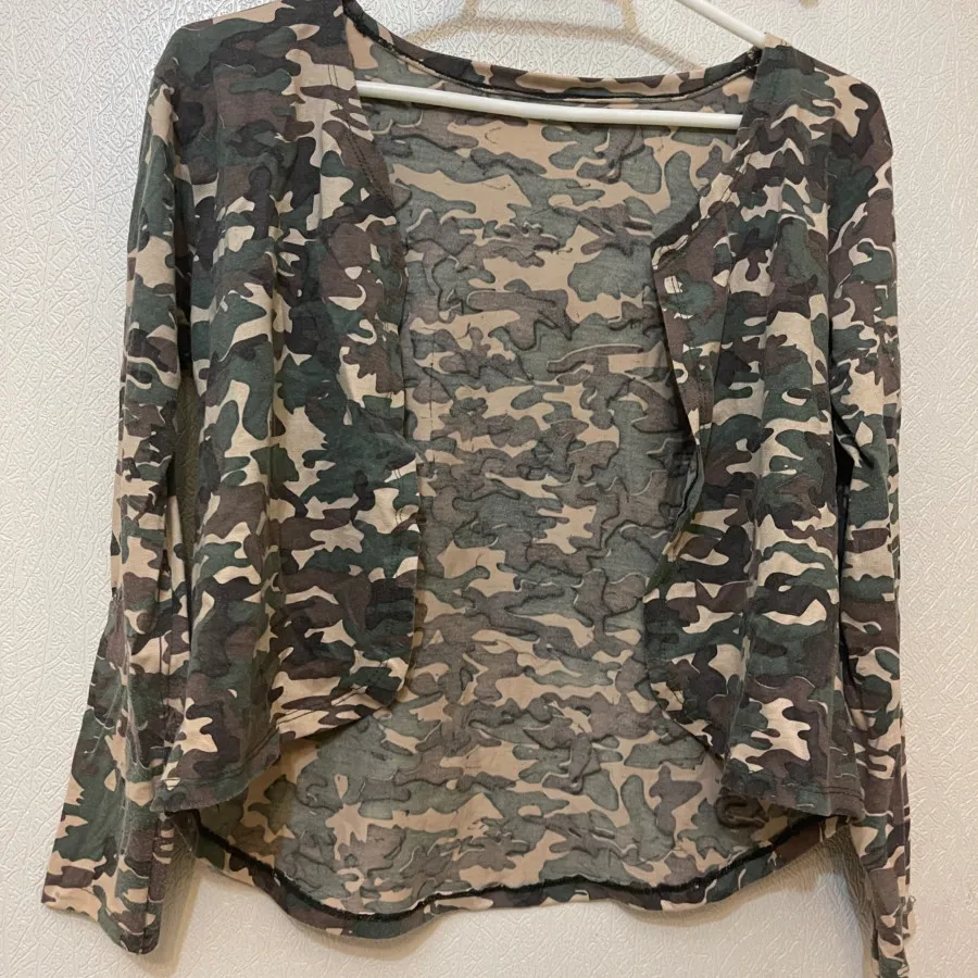 کت(رو لباسی)