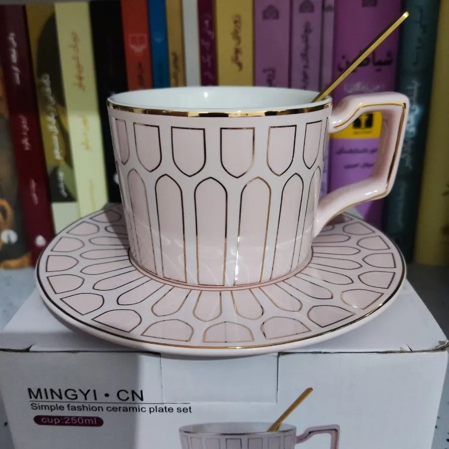 فنجان نعلبکی