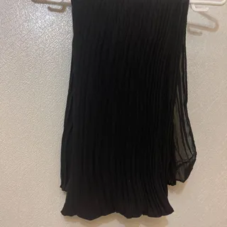 شال مشکی پلیسه