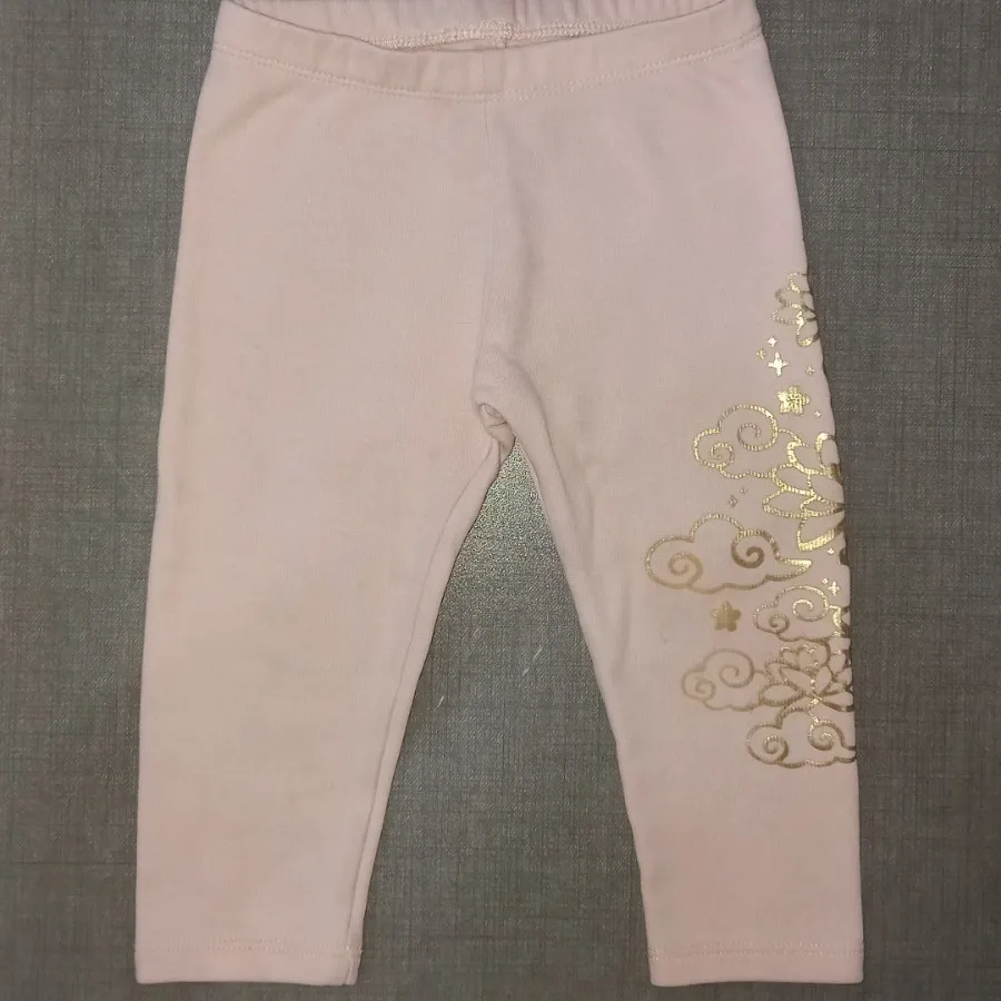 تعدادی شلوار دخترانه