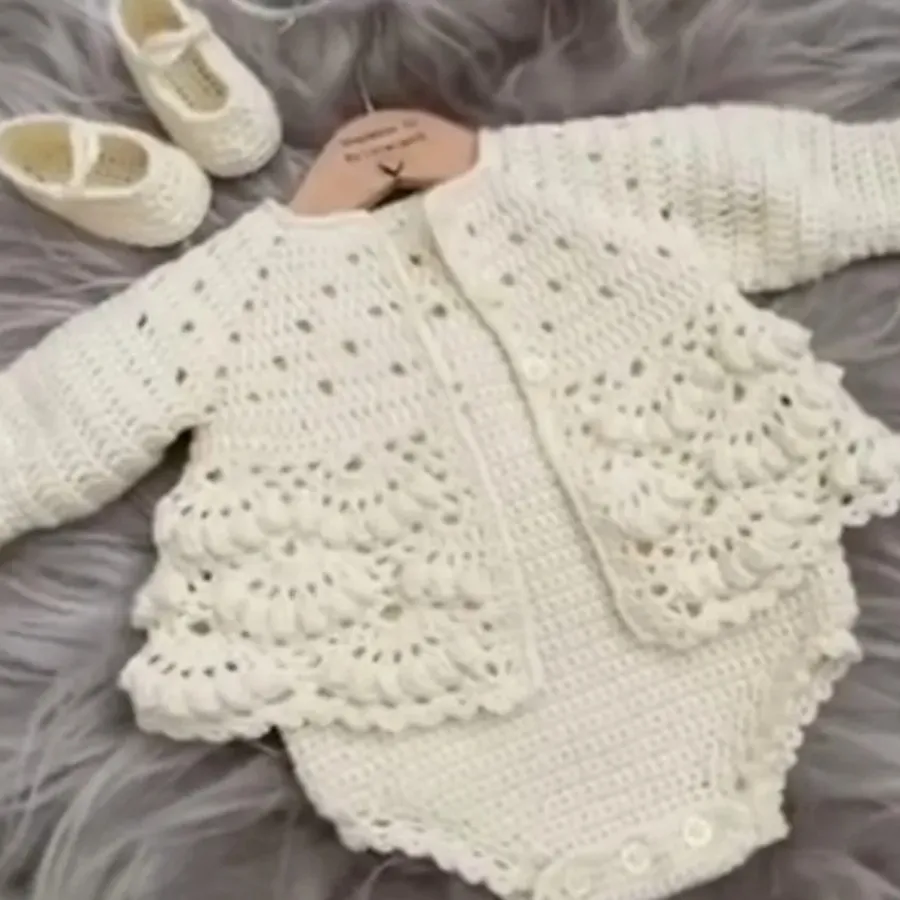 سویشرت و بادی نوزادی