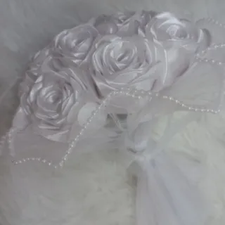 دسته گل عروس سفید