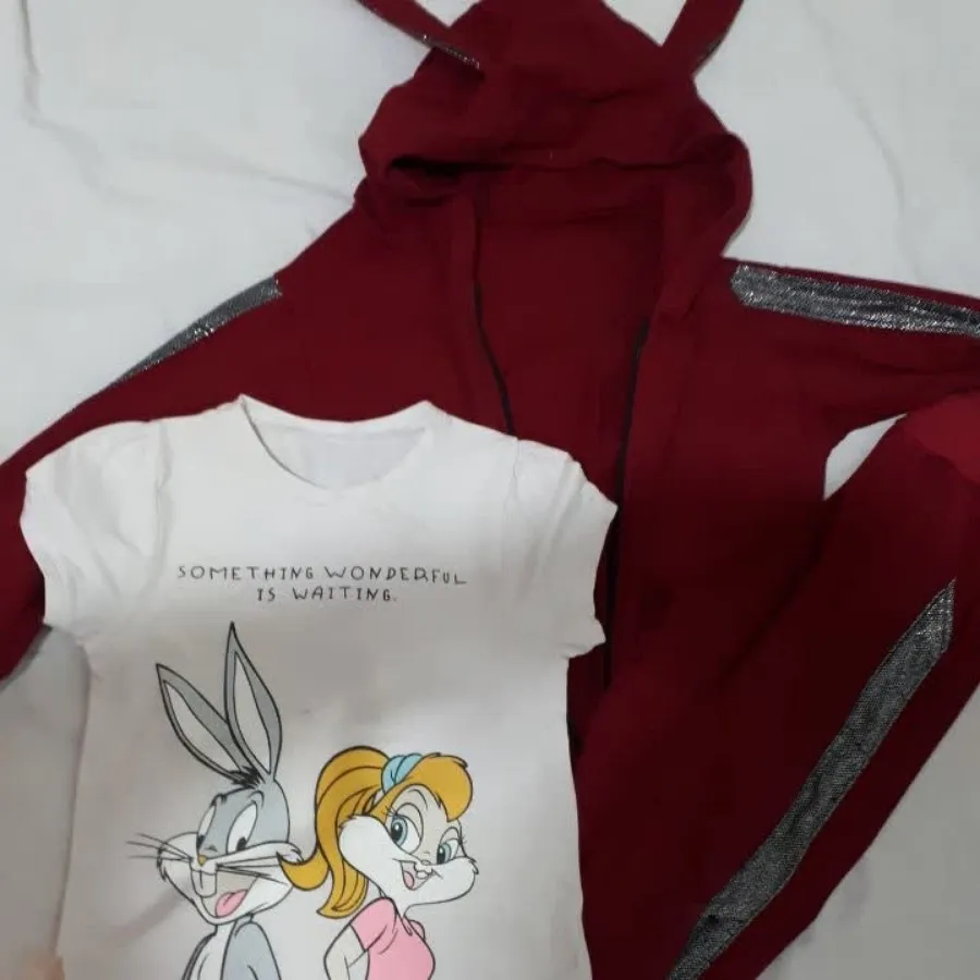 سویشرت و شلوار و تیشرت