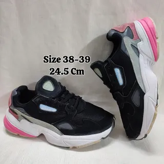 کتونی آدیداس اصل