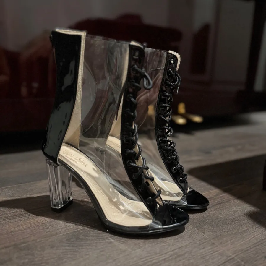 کفش شیشه ای سابق دار ترک