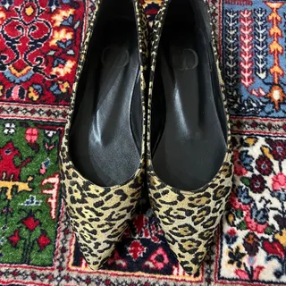 کفش نوک تیز زنانه پلنگی