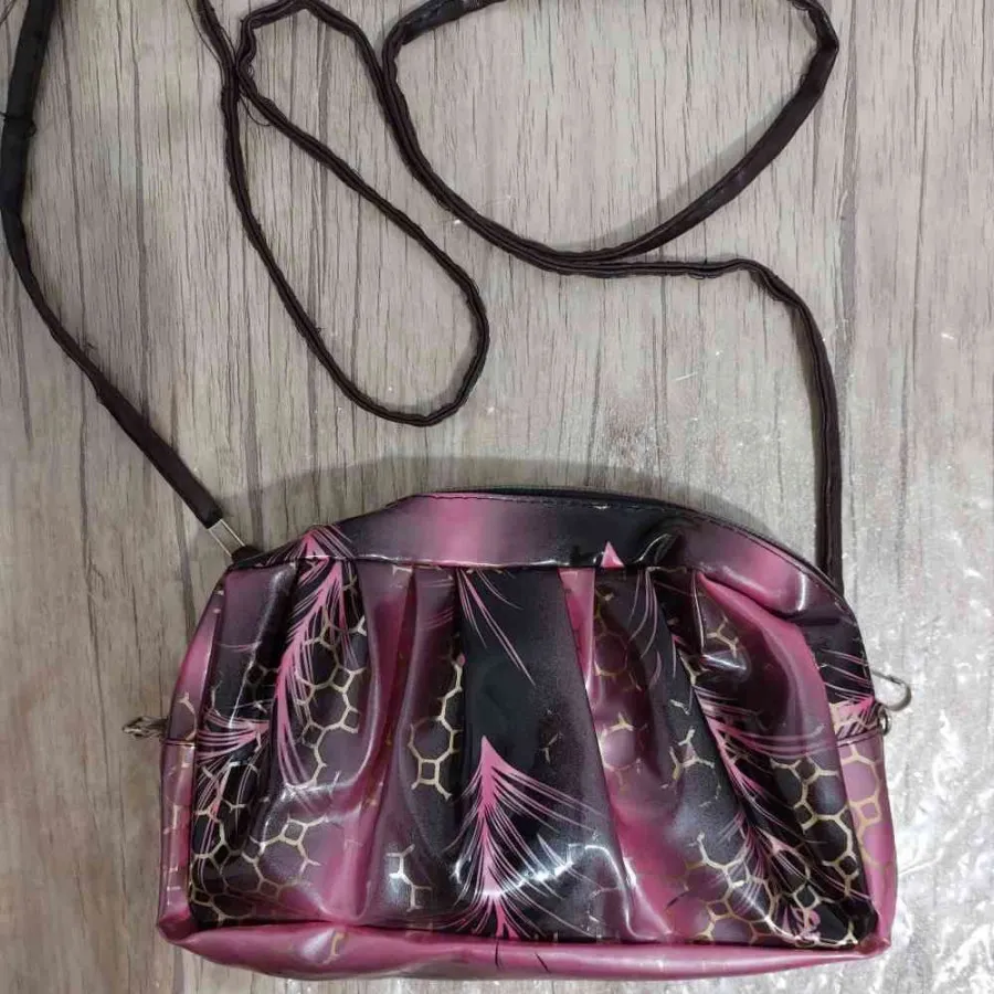 کیف ورنی دوشی ارایشی