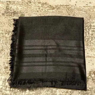 روسری نخی قواره‌دار مشکی