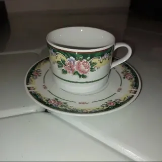 فنجان ونعلبکی