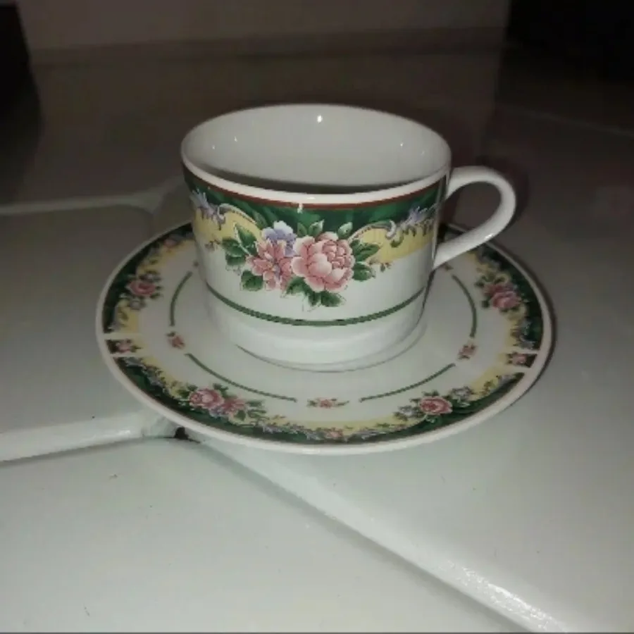 فنجان ونعلبکی