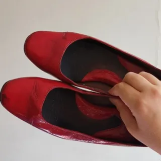 کفش قرمز بسیار راحت