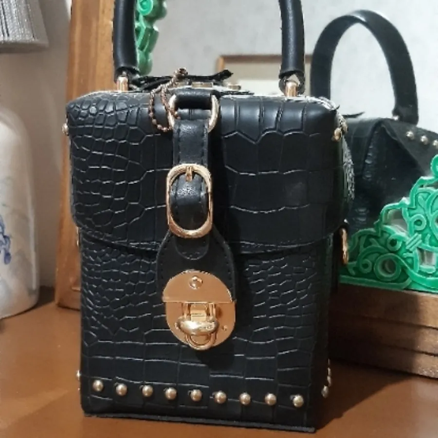 کیف دستی کوچیک و فلزی