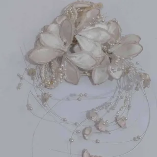 گل دنباله دار مرواریدی