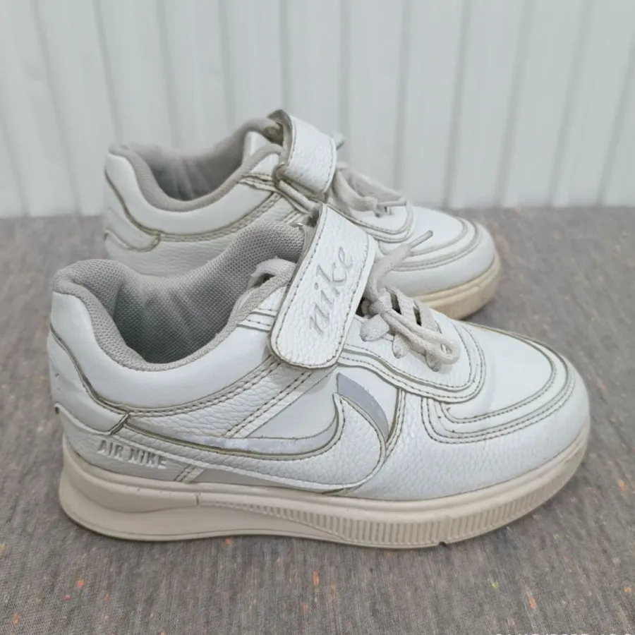 کفش اسپرت بچه گانه