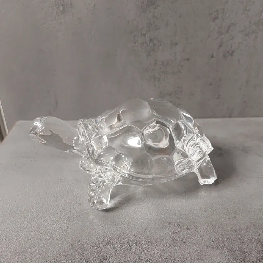 مجسمه کریستال