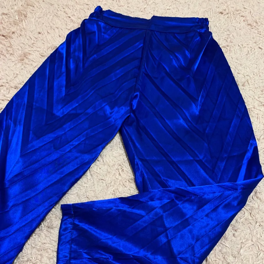 شلوار پلیسه