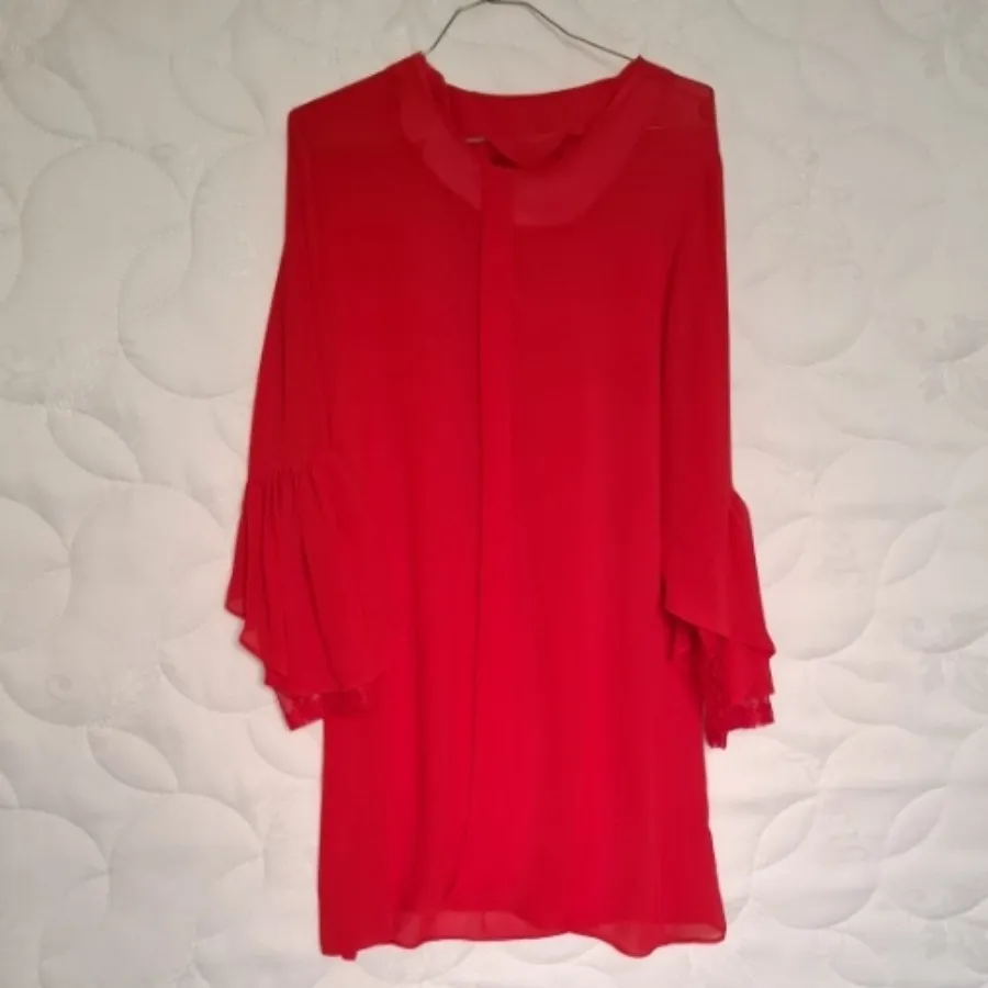 شومیز و پیراهن قرمز