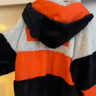 کاپشن اسپرت شیک