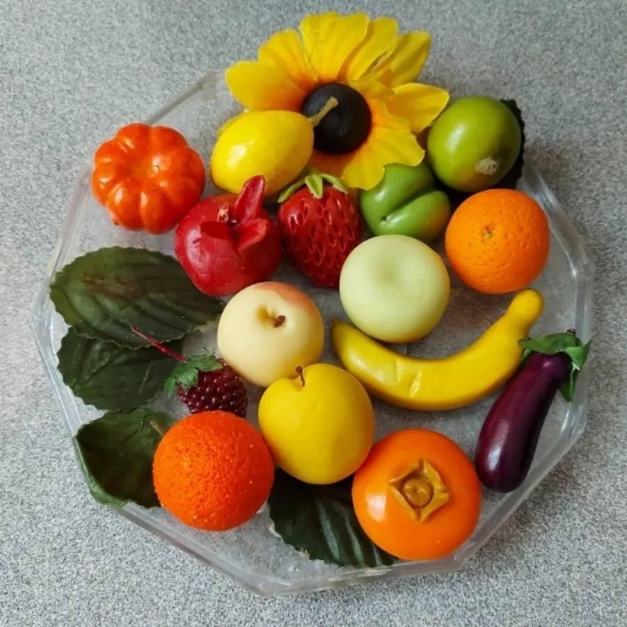 میوه های خمیری و پلاستیکی